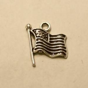 Perle en métal breloque forme de drapeau US 15x18mm couleur Argent (x 1)