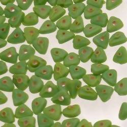 Perles en verre forme petit triangle couleur vert pomme opaque (x 10)