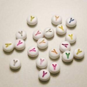 Perles acrylique alphabet Lettre Y Ø8mm rond couleurs variées fond blanc (x 2)